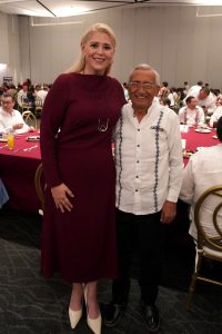 La senadora Verónica Camino Farjat encabezó el encuentro con la comunidad jurídica de Yucatán durante la Celebración del Día del Abogado, donde destacó la importancia de fortalecer las instituciones y mejorar el acceso a la justicia.