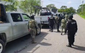 Elementos de la Fiscalía General de la República, Secretaría de Marina y Seguridad Pública de Yucatán participaron en el operativo realizado en distintos puntos de Mérida, donde trascendió la detención del empresario Justo Rivera Parrasales.