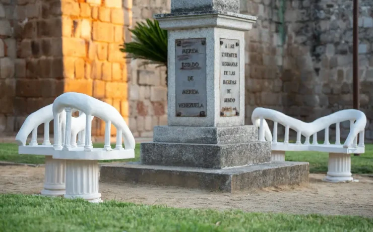 Las Sillas Confidentes llegan a España como homenaje a Mérida, Yucatán
