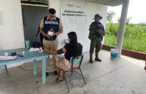 Brigadas del Programa de Atención Médica de Primer Contacto brindaron consultas, servicios preventivos y apoyo social a habitantes de comunidades de difícil acceso en Centla, Tabasco.