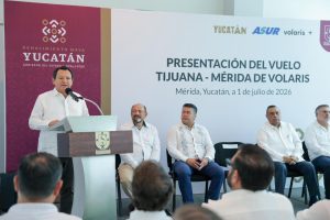 El gobernador Joaquín Díaz Mena encabezó la presentación de la nueva ruta aérea Tijuana-Mérida de Volaris, una conexión que fortalece la conectividad, impulsa el turismo y promueve el desarrollo económico de Yucatán.