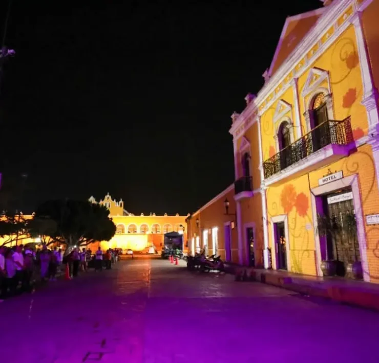 Videomapping “Senderos de Luz” en Izamal ofrece una experiencia única