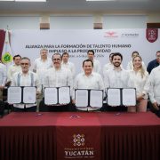 ¡100 mil becas! Renacimiento Maya apuesta por empleos mejor pagados