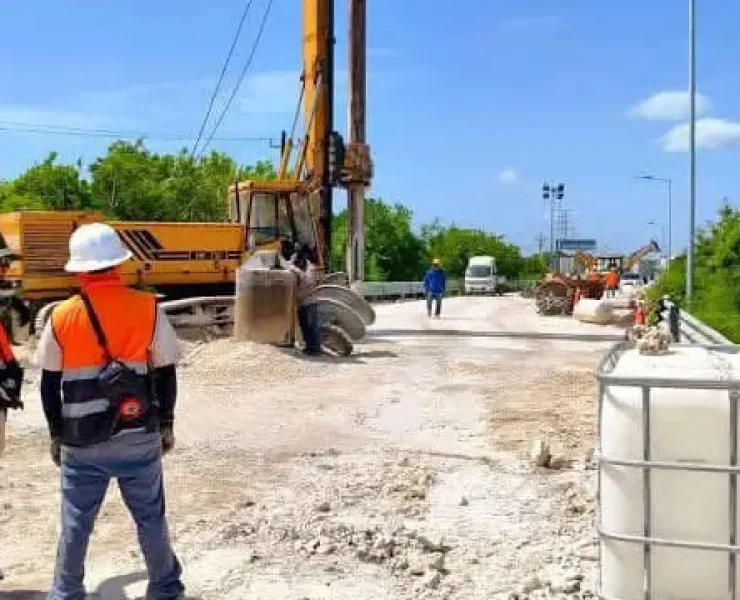 Cierre vial en la carretera Mérida-Progreso por obras