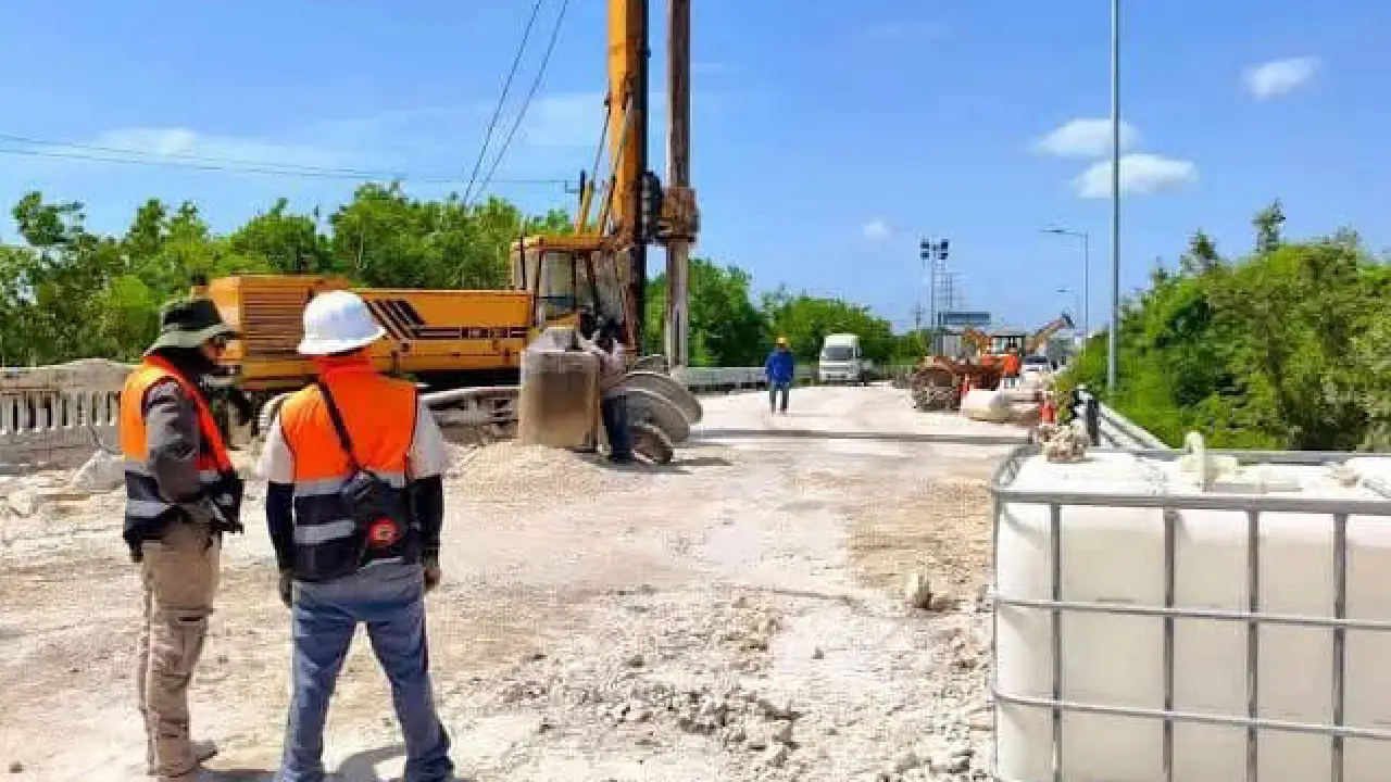 Cierre vial en la carretera Mérida-Progreso por obras