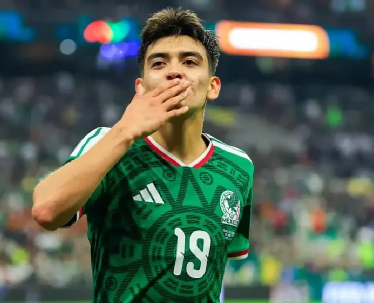El futuro de Gilberto Mora va más allá del futbol