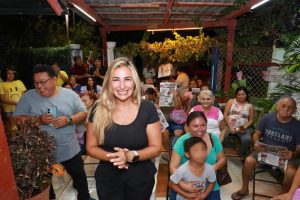 Durante el encuentro en Emiliano Zapata Oriente, Jessica Saidén compartió información con las y los vecinos y refrendó su compromiso de mantener una política cercana a la ciudadanía.