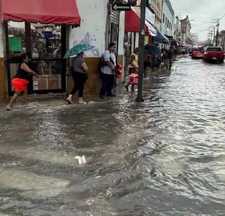 Intensa lluvia en Mérida genera complicaciones