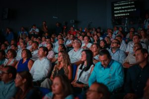 La Presidenta Municipal de Mérida Cecilia Patrón Laviada presentó MIDigital, la nueva plataforma que busca agilizar trámites, fortalecer la transparencia y acercar los servicios del Ayuntamiento a la ciudadanía.