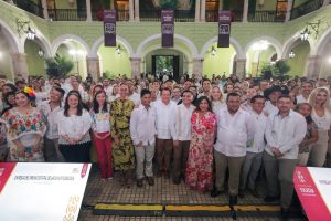 Jóvenes de distintas regiones de Yucatán fueron reconocidos por sus proyectos y trayectorias en ámbitos como deporte, cultura, ciencia, medio ambiente, emprendimiento e innovación.