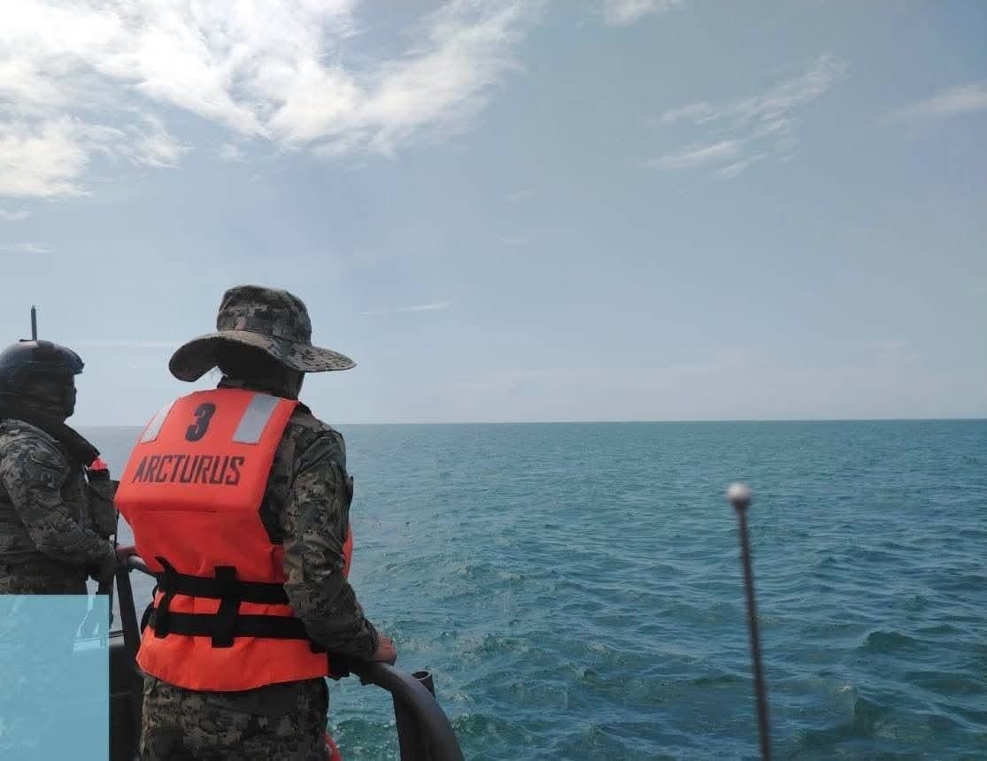 Marina busca tripulante desaparecido tras caer al mar en Dzilam