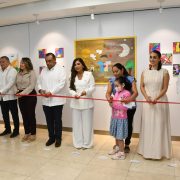 Arte inclusivo: Aeropuerto de Mérida abre espacio al talento de jóvenes autistas