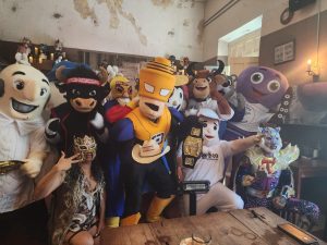 Las botargas protagonistas de “Los Reyes del Barrio” ya están listas tras cumplir con la ceremonia de pesaje, rumbo a la función de este viernes 18 de septiembre en El Lagarto de Oro, en La Mejorada, Mérida.