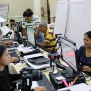 Gobierno facilita registro de CURP Biométrica con orientación y módulos