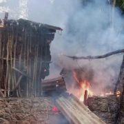 Incendio consume vivienda durante la madrugada en Maxcanú y deja pérdidas totales