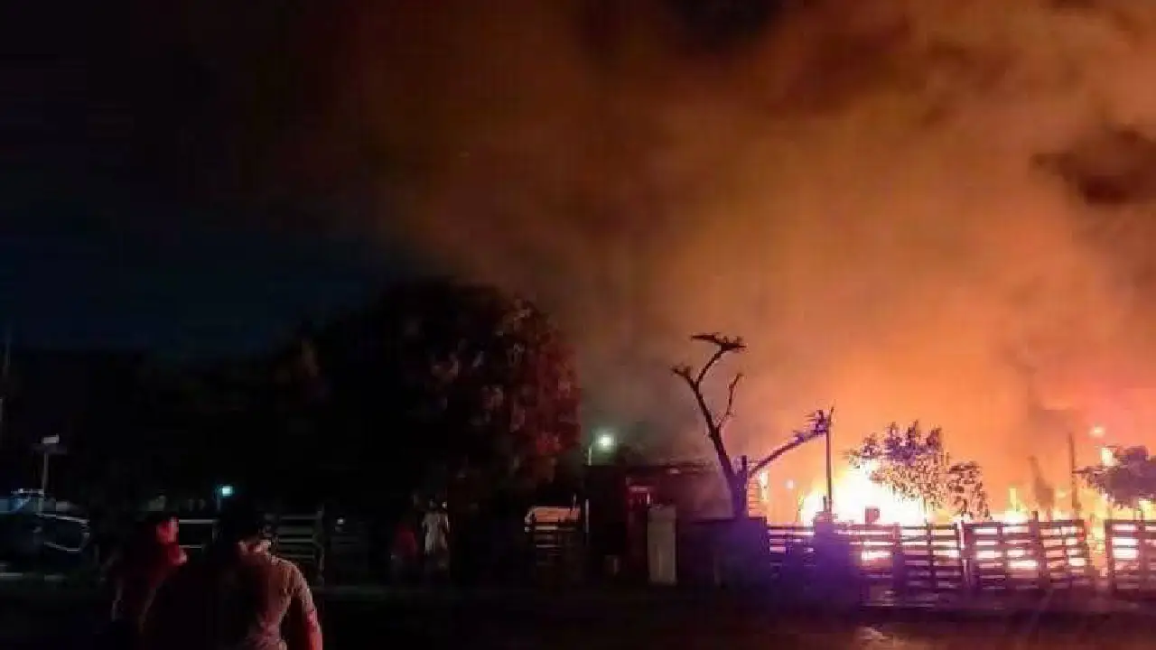 Incendió consumió viviendas en el sur de Mérida