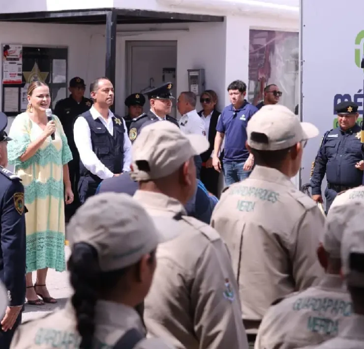Labor de la Policía Municipal fue reconocida tras el Desfile Cívico-Militar en Mérida