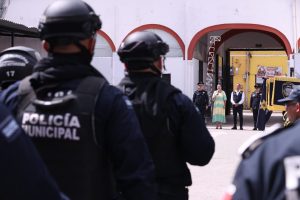 La alcaldesa Cecilia Patrón Laviada destacó el compromiso y la vocación de las y los elementos de la Policía Municipal de Mérida, a quienes agradeció su trabajo diario en favor de las familias meridanas.