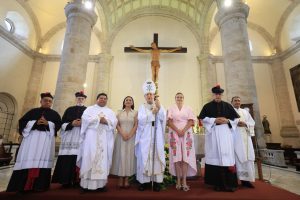 Cecilia Patrón Laviada participó en la celebración eucarística realizada en la Catedral de San Ildefonso, dedicada a la paz y al bienestar social de México.