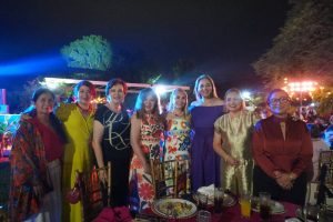 Emprendedoras yucatecas participaron en la Pasarela de la Sororidad, mostrando sus productos y fortaleciendo redes de colaboración para impulsar nuevas oportunidades económicas.