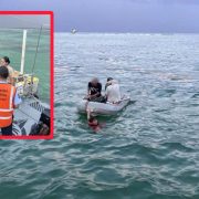¡Susto en Mahahual! Marina rescata a dos personas tras varamiento de embarcación