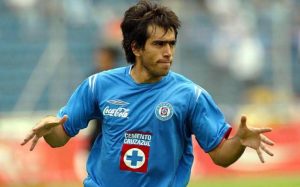 César “Chelito” Delgado será una de las figuras de Cruz Azul que participarán en el Duelo de leyendas en Mérida, donde los aficionados podrán revivir grandes momentos de la historia del futbol mexicano.