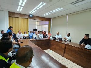 Representantes de Pemex y de industrias de alto riesgo participaron en la renovación del convenio en la Terminal de Almacenamiento y Despacho de Progreso, para reforzar la prevención de riesgos y la protección del medio ambiente.