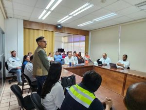La renovación del convenio entre Pemex y el CLAM fortalece la coordinación entre los sectores público y privado para mejorar la respuesta ante emergencias y garantizar un entorno industrial más seguro en Yucatán.