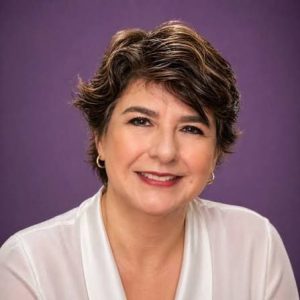 Diana Mercedes Canto Moreno fue nombrada por unanimidad como nueva titular de la Secretaría de Participación y Atención Ciudadana del Ayuntamiento de Mérida, tras contar con una trayectoria en la administración pública municipal, estatal y federal.