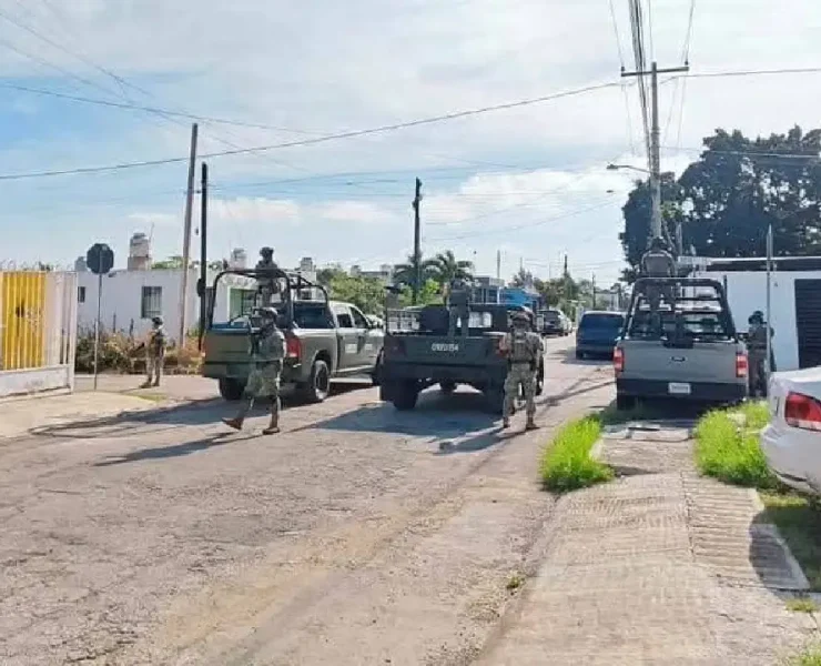 Detención de dos personas y droga asegurada tras cateo al poniente de Mérida