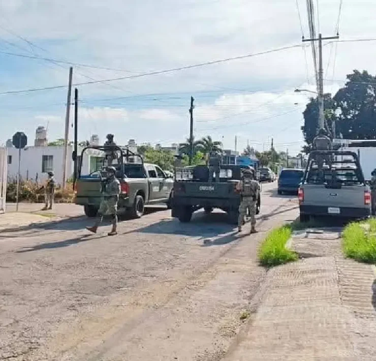 Detención de dos personas y droga asegurada tras cateo al poniente de Mérida