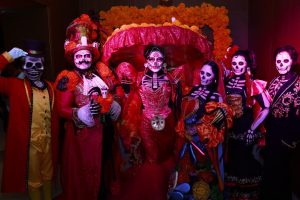 Mérida celebrará el Día de Muertos con un recorrido lleno de color, maquillaje artístico y tradición, como parte del Festival de las Ánimas 2026, que busca preservar las costumbres yucatecas.
