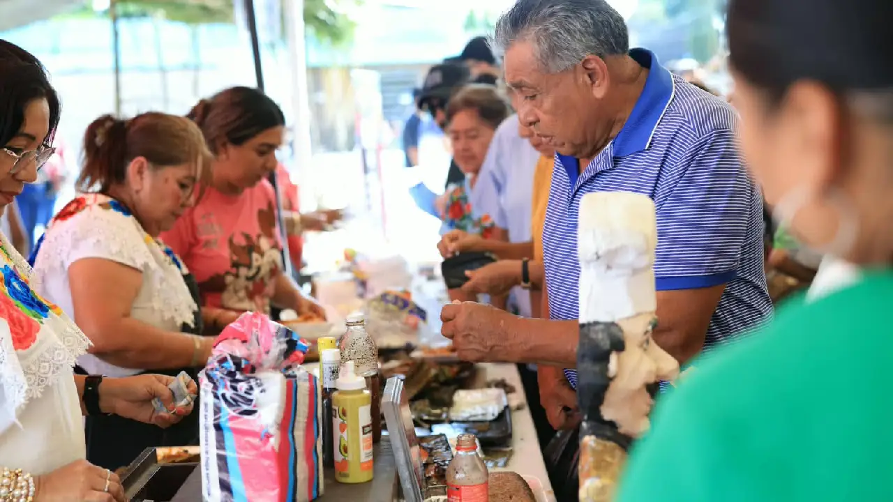 Feria del Mucbipollo superó las expectativas con sabores y tradiciones
