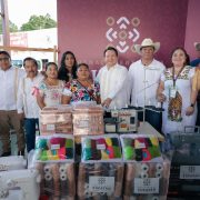 Marta Cecilia cosía con una máquina “antigüita”; hoy recibió una nueva y va a enseñar el oficio a sus hijas: 1,076 apoyos para mujeres de 41 municipios