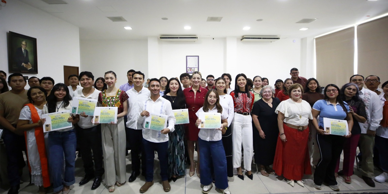 Reconocen a jóvenes del Parlamento Juvenil 2026 con impulso anual