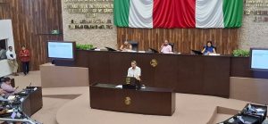 La iniciativa “Escuelas que Escuchan” busca fortalecer la salud mental de estudiantes en Yucatán mediante la identificación de señales de alerta, la prevención de la violencia y el acompañamiento emocional en los planteles educativos.