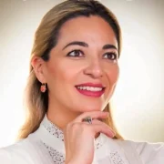 coordinar el Distrito 4 Federal por Mérida Naomi Peniche se registra